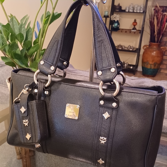 MCM Handbags - ✨️MCM✨️